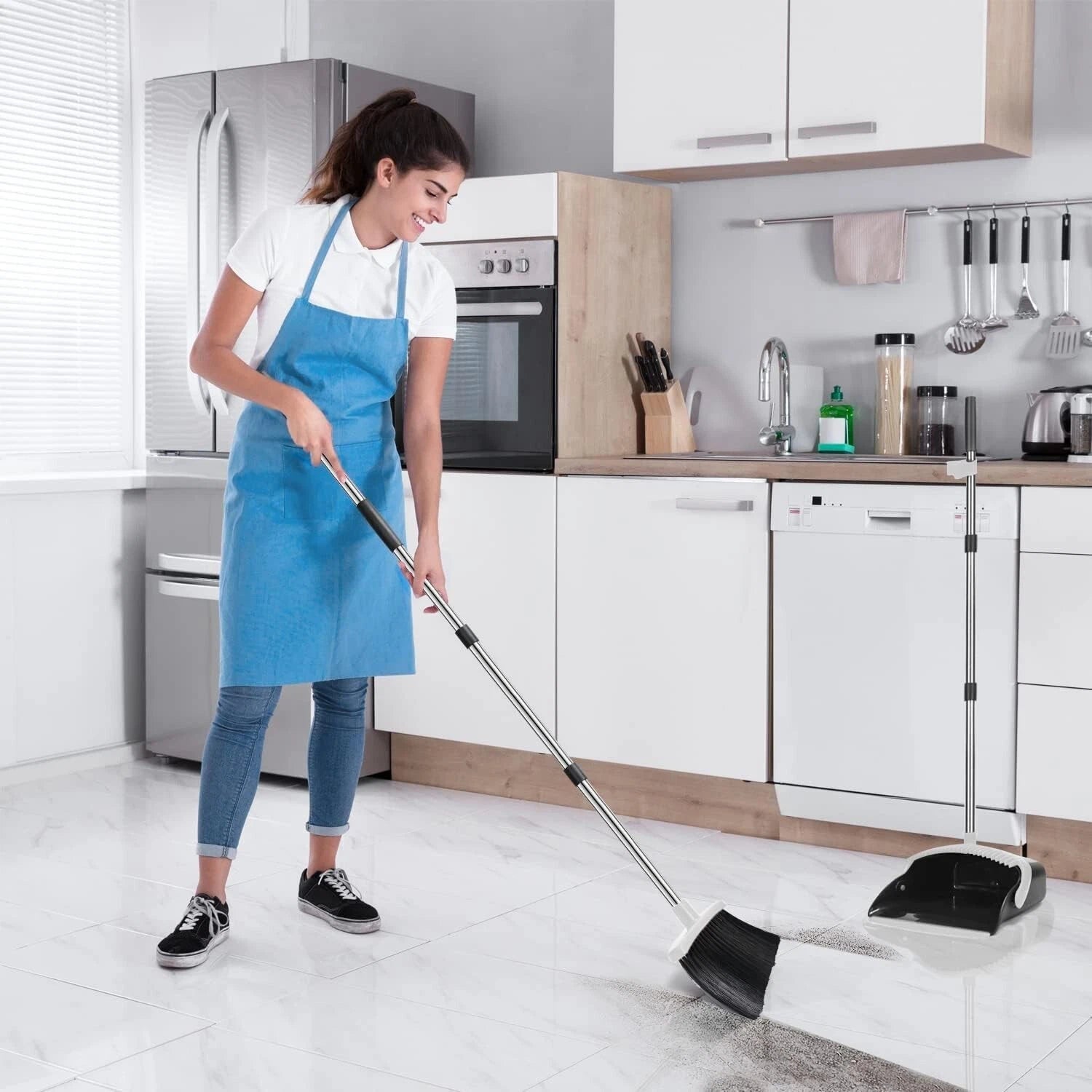 Effortless Cleaning with Long Handle Broom & Dustpan Set – Toothed Dustpan