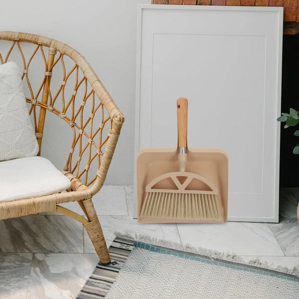 1 Set Mini Broom and Dustpan Desktop Sweeping Tools for Home Office (Khaki)