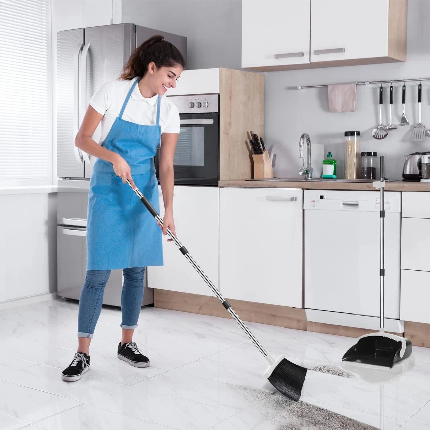 Effortless Cleaning with Long Handle Broom & Dustpan Set – Toothed Dustpan