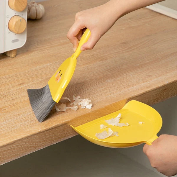 2 Sets Small Dustpan and Brush Mini Broom Child Sweeping Tool Table
