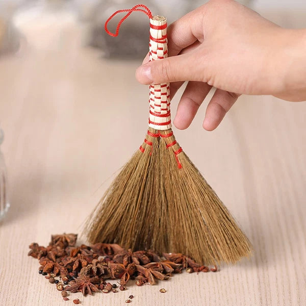 Desktop Cleaning Kit Child Dustpan and Broom Set with Small Brush